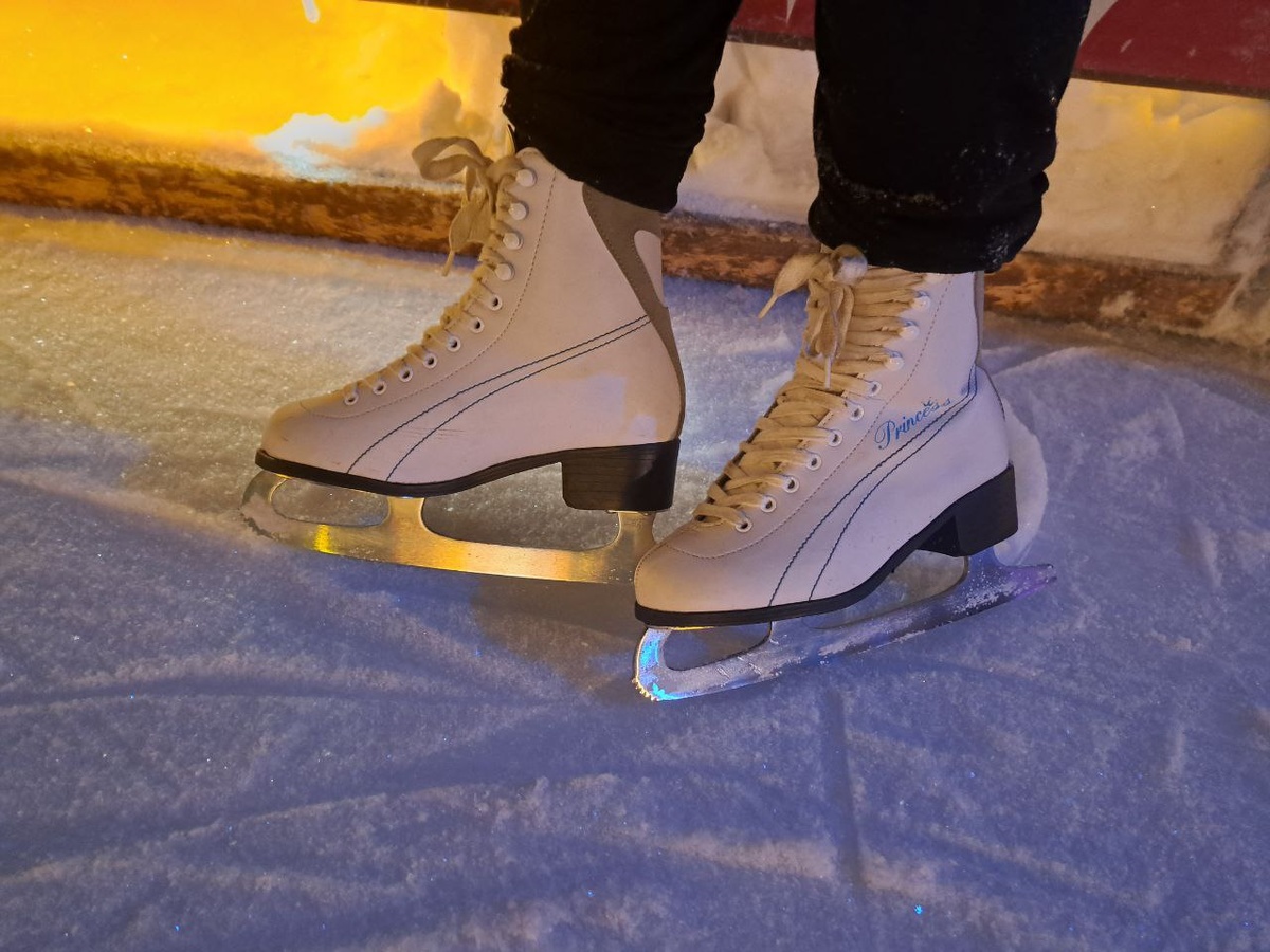 Каток на набережной закрывается.  Фото: Фото: ФедералПресс / Вера Романескул