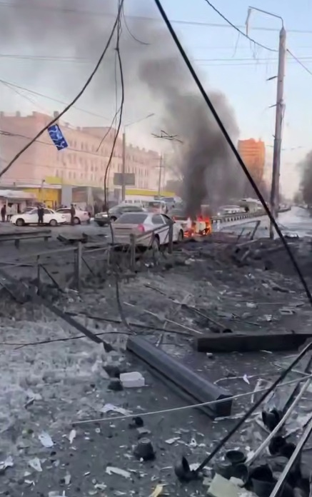    Улица Брянска после удара. Кадр видео из соцсетей