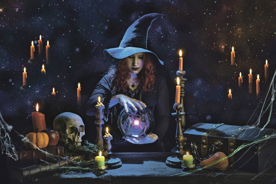    Спрос на обереги бьет рекорды. Фото: TSViPhoto/Shutterstock/Fotodom