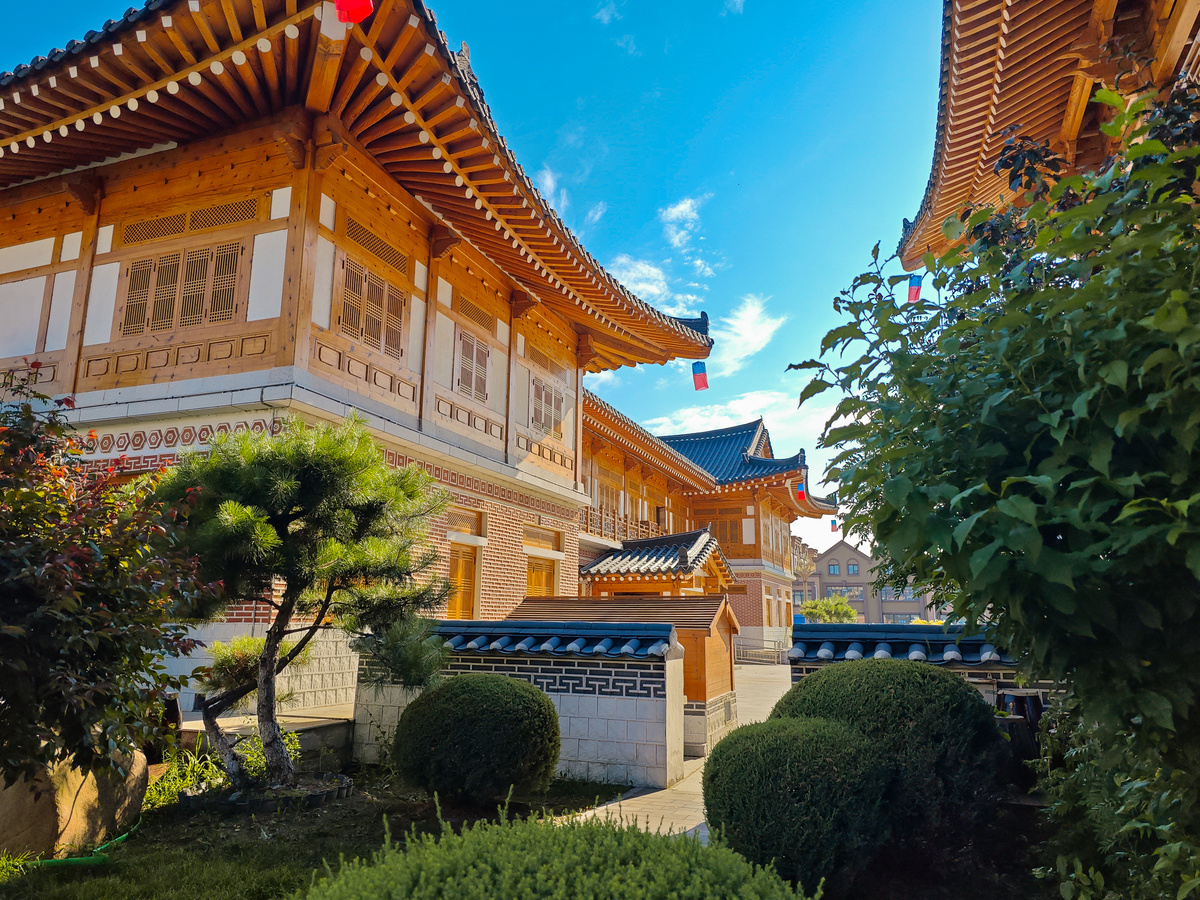 В Хуньчуне найдутся места не только для шоппинга.  Фото: Фото: Грушины Юра и Юля / t.me/grushiny