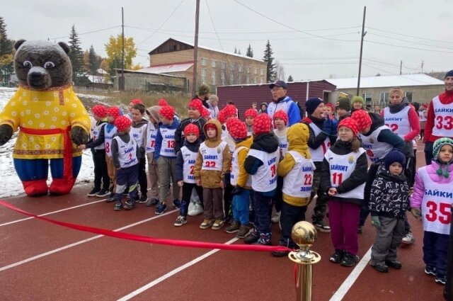    Проект «Дёмкичин-Мечта» воплощали три года.Теперь в селе Байкит есть современная арена для спортивных мероприятий, например для «Кросса нации». Фото: Министерство спорта Красноярского края
