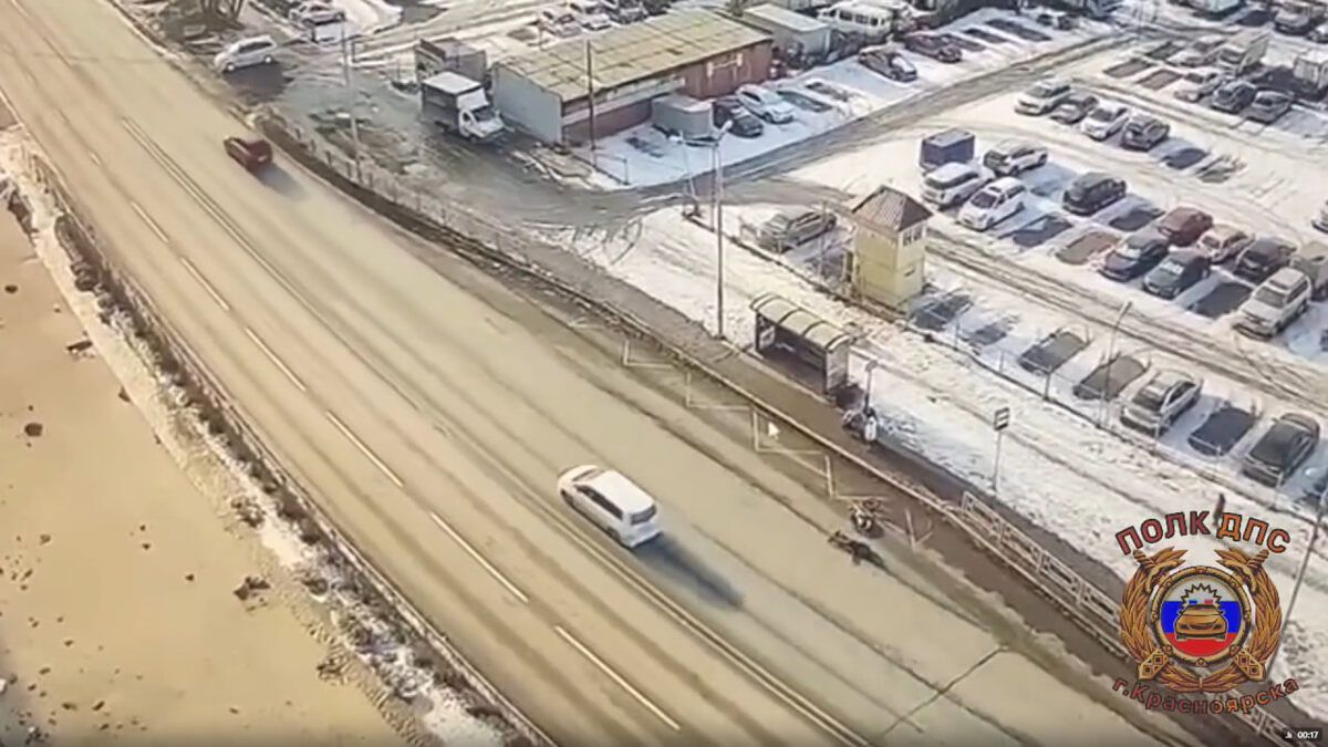     В Красноярске водитель иномарки сбил велосипедиста и уехал с места аварии