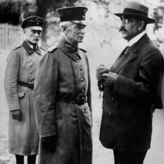 Люттвиц и Носке.