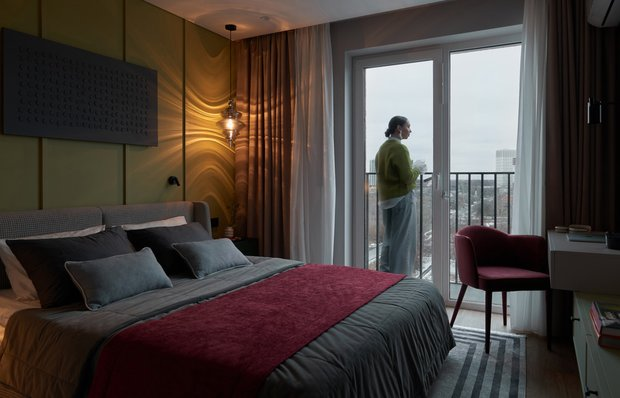 Как с помощью света создали уют и зонирование в однушке 42 м²