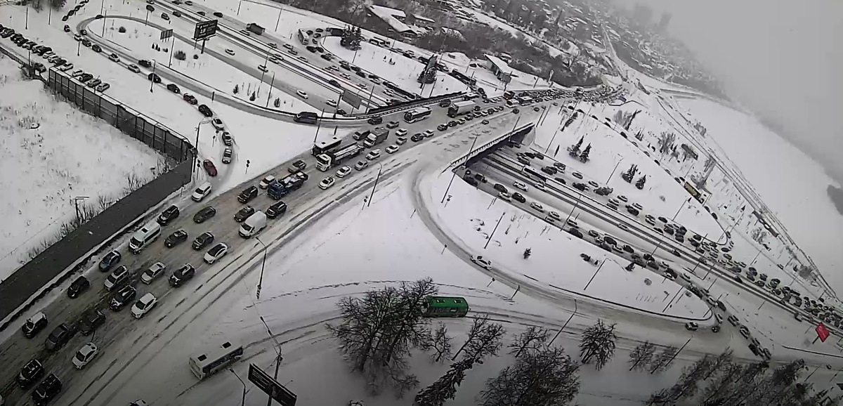    Развязка Заки Валиди – проспект Салавата Юлаева. Кадр с камеры Уфанет