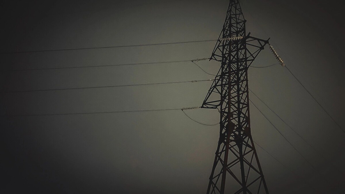    Обломки дрона повредили ЛЭП в Ростовской области   1MI