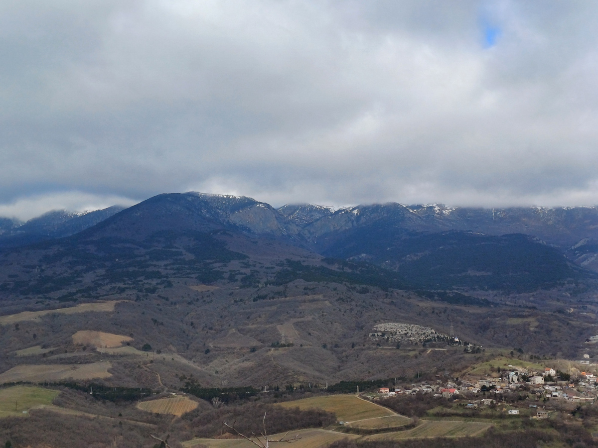 Вид со склонов Аю-Дага; фото: Денис Филатов