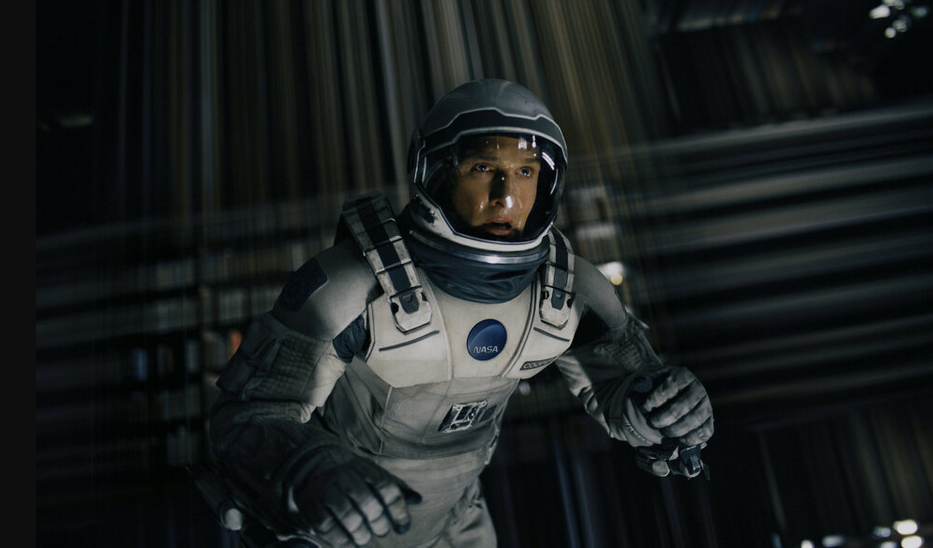 Падение в чёрную дыру. Кадр из Интерстеллар