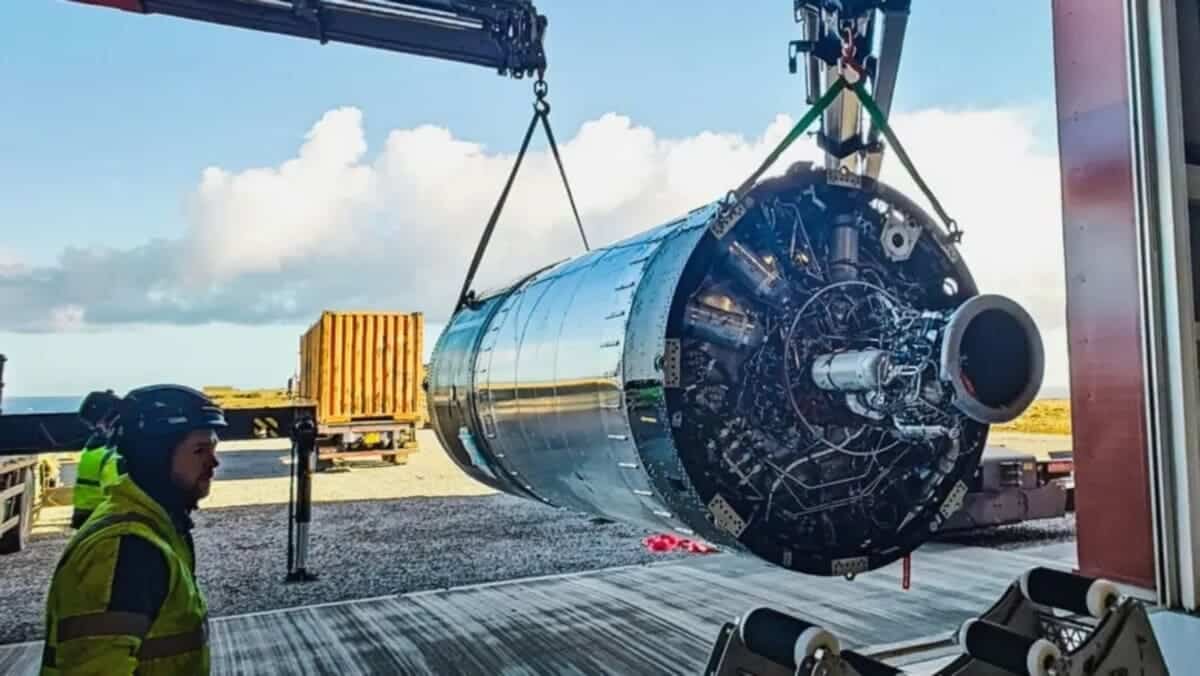    Доставка ступени ракеты-носителя RFA ONE на стартовую площадку SaxaVord Spaceport в Шотландии / © RFA