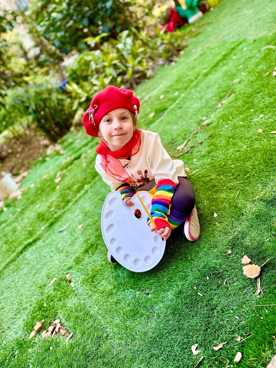 СОНЕЧКА -ДОЧКА БЛОГЕРА ПОСТОЯННО ПРИСУСТВУЕТ В ЕЁ СТАТЬЯХ. Открытый источник.