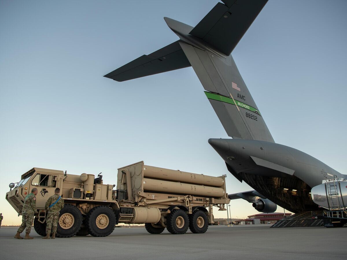    Погрузка системы противоракетной обороны THAAD в самолет C-17 Globemaster III на авиабазе Fort Bliss в Техасе, США | © U.S. Air Force / Staff Sgt. Cory D. Payne