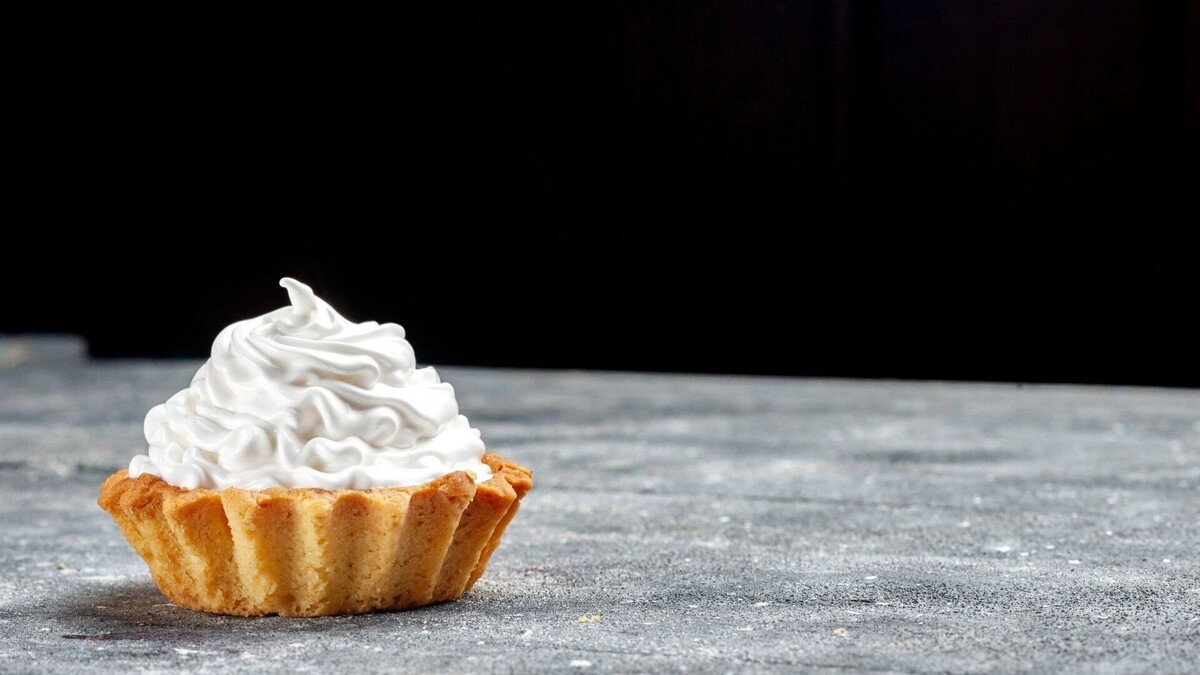    В Ростовской области предприятие продлило срок годности сливок   KamranAydinov / freepik