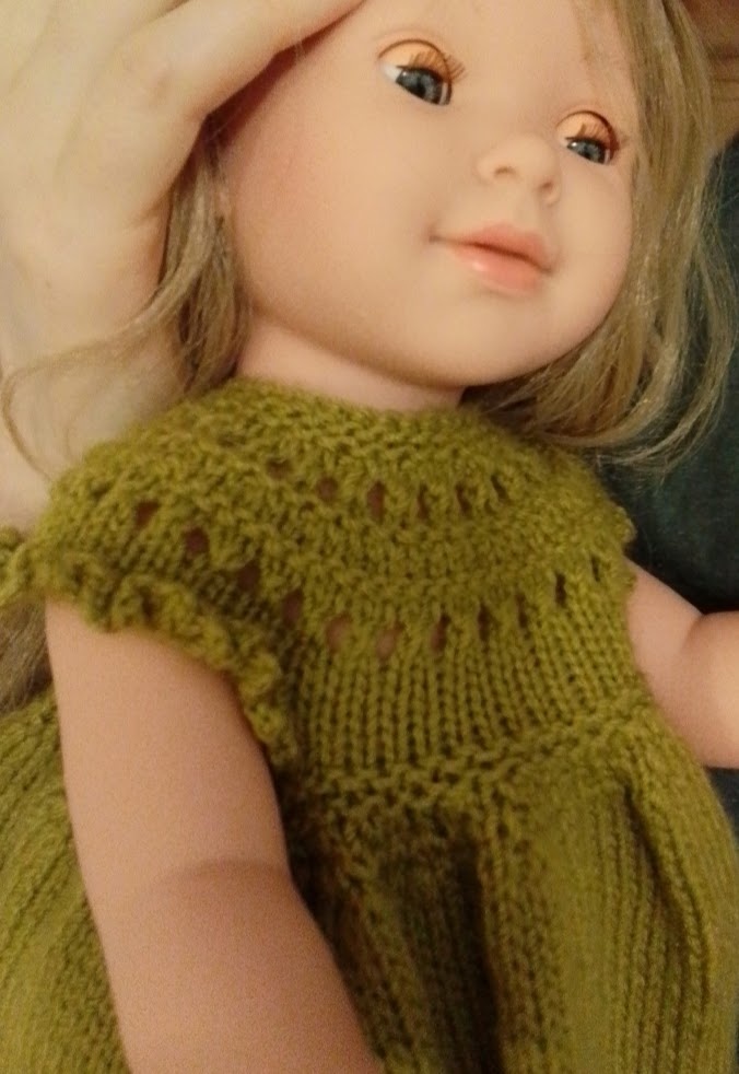 Аяна засыпает.