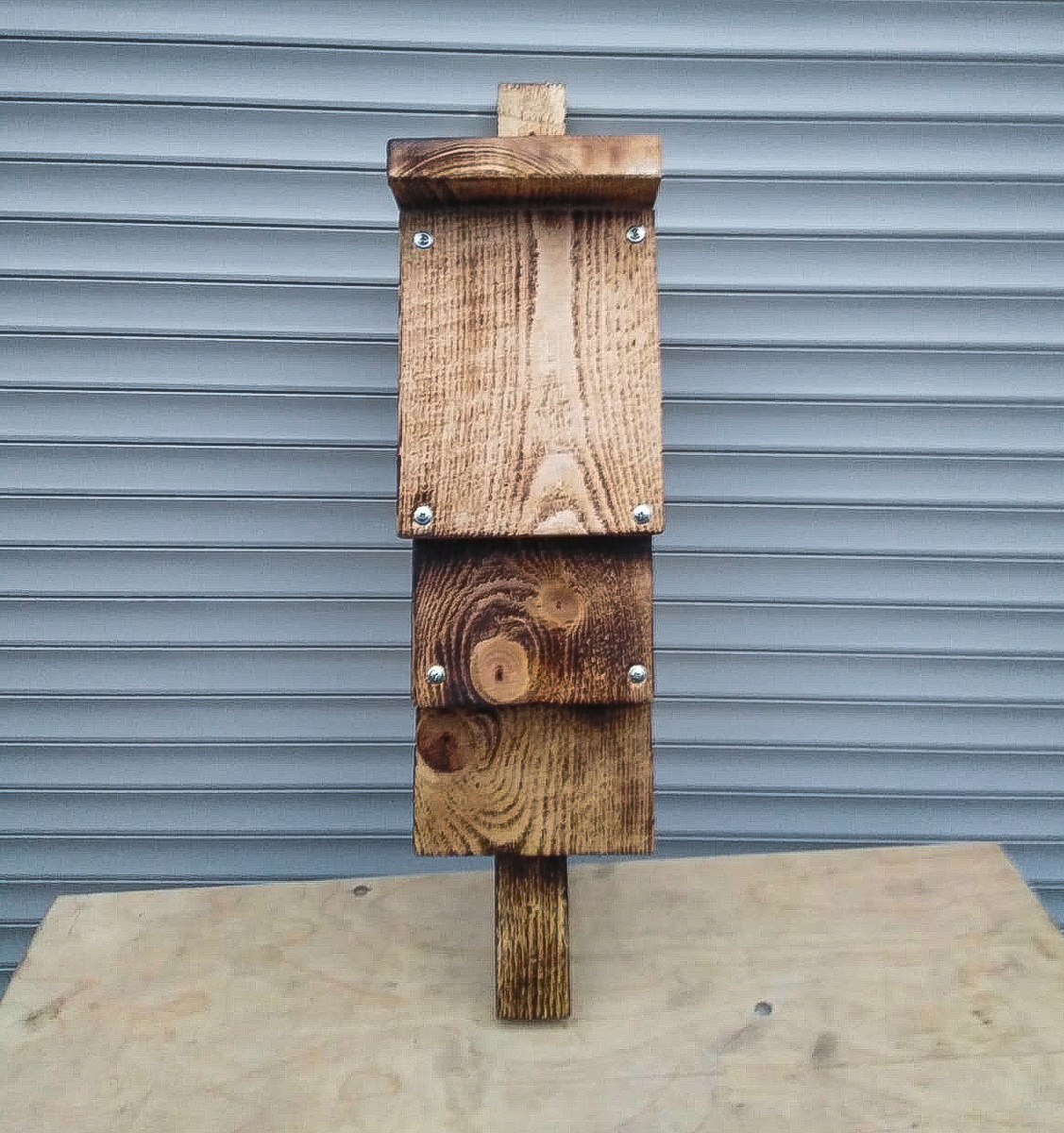 Домики для летучих мышей, которые мы продаем, выглядят как на этом фото