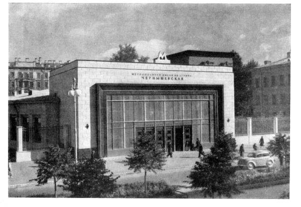 Станция метро "Чернышевская" - одна из самых глубоких в Петербурге.