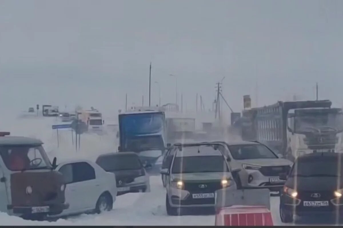    По всему Оренбуржью из-за погоды перекрываются трассы