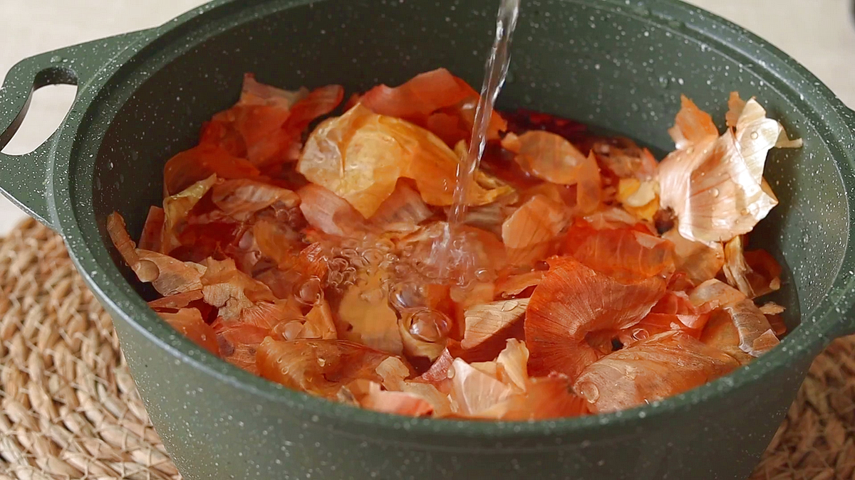 Собирайте шелуху заранее)