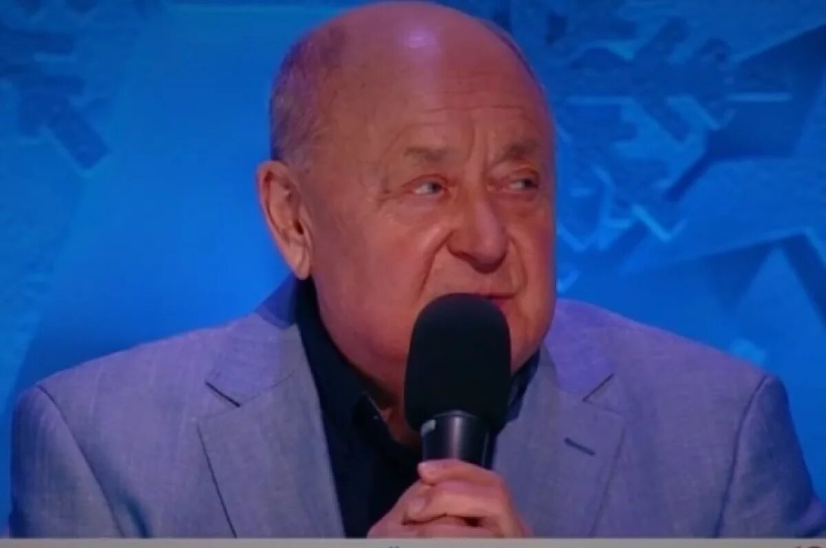    Заслуженный тренер сделал предложение фигуристке после её выступления с Семёном Елистратовым в полуфинале ледового шоу.