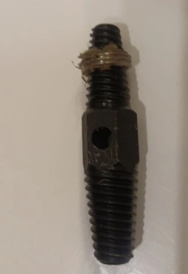 Как выкрутить заломыш резьбы трубы