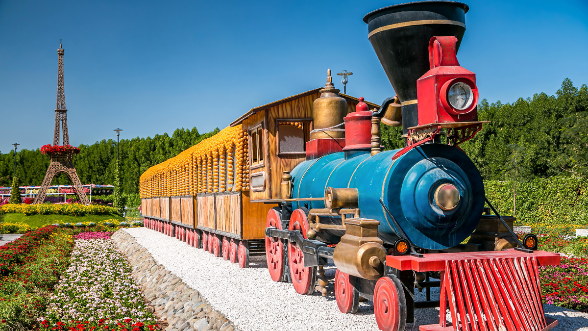 Поезд в парке цветов, Дубай. Источник: Shutterstock