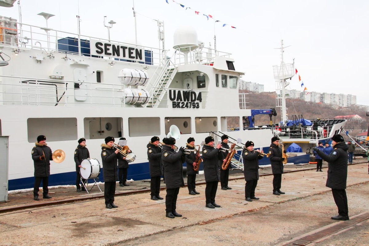 На краболове "Сентен" проекта 03141 поднят российский флаг / Фото: "Объединенная судостроительная корпорация"  📷
