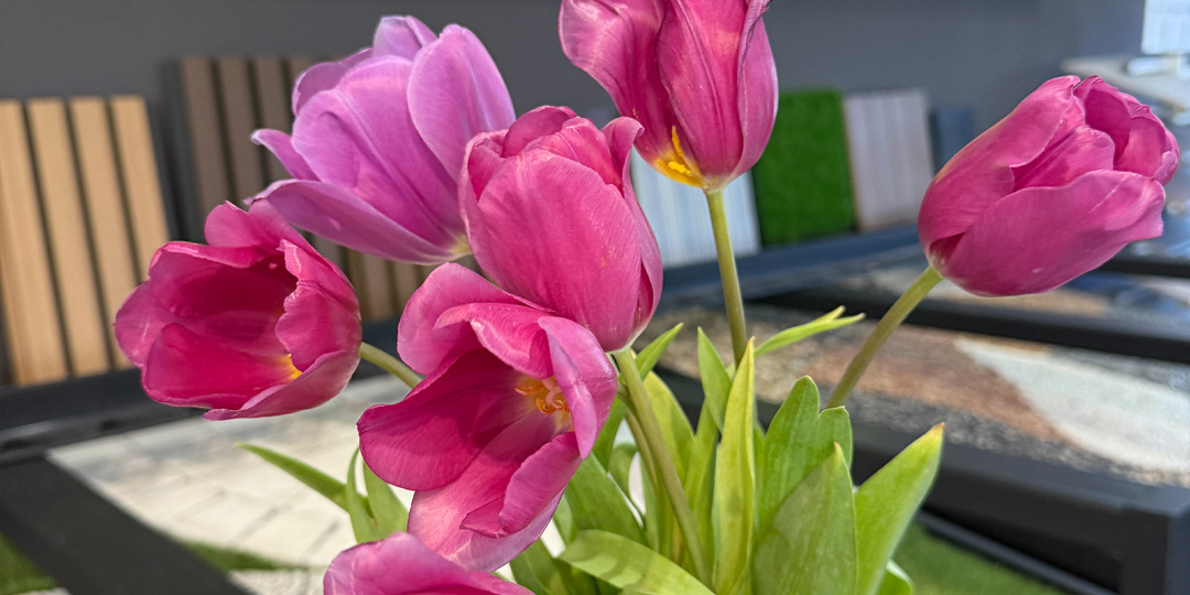 Дорогие женщины! С 8 марта!