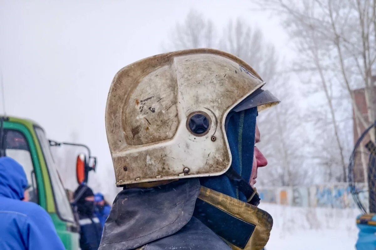   В Томске спасатели экстренно «заделывали» прорыв дамбы из-за затора льда