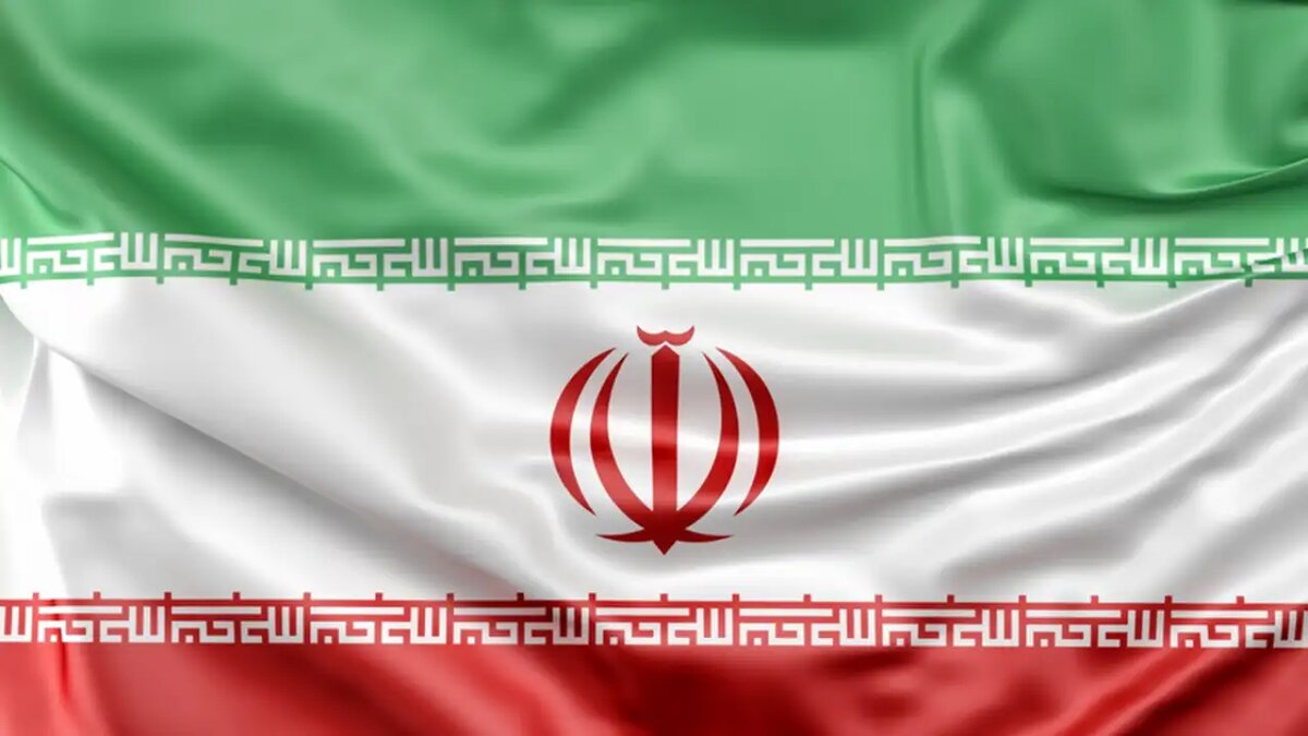    Государственный флаг Ирана. © freepik.com/www.slon.pics
