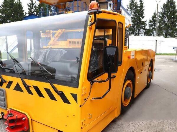 БЕЛАЗ завершил испытания авиатягача для больших самолетов