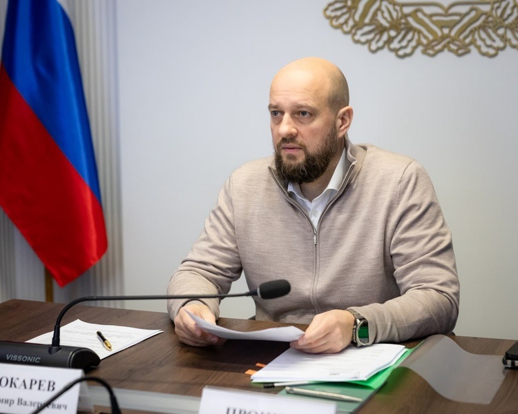     Мэр Курска выразил соболезнования родным погибших из-за атаки ВСУ по Брянску