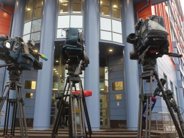 Песков: хорошие журналисты должны "стоить очень дорого"