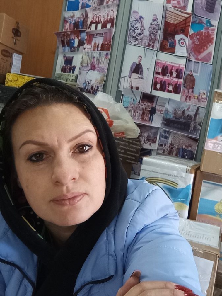 Оля — волонтёр. Помогаем её команде волонтёров и больнице, детским домам на новых территориях России