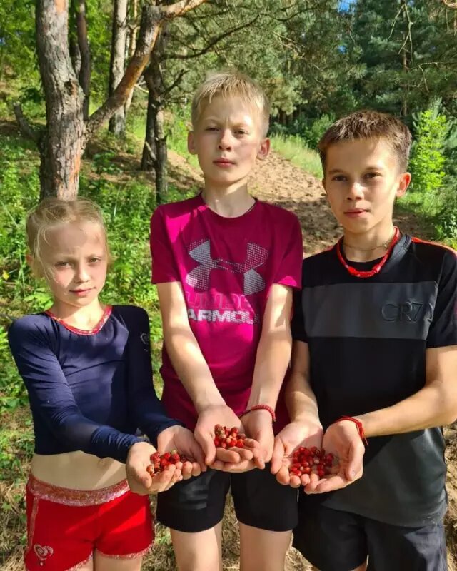    Софья, Никита и Кирилл Сарновские. Архивное фото - соцсети