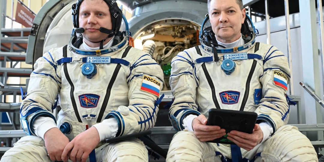 У космонавтов Роскосмоса Олега Кононенко и Александра Гребёнкина состоялась первая совместная тренировка после их назначения в экипаж