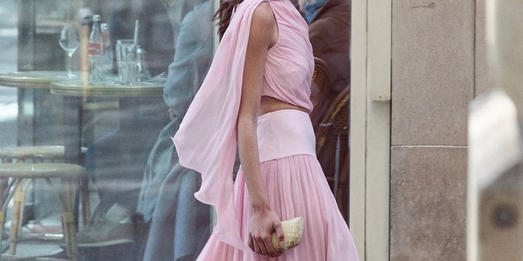 Кризис и мода: почему все снова выбирают женственный стиль