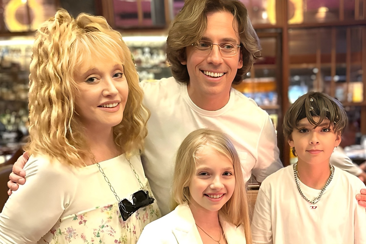 Алла Пугачева с мужем и детьми