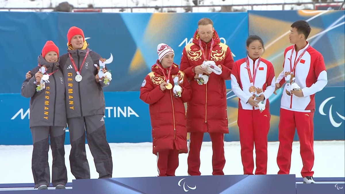    Немцы отказались от совместного фото кадр Р24