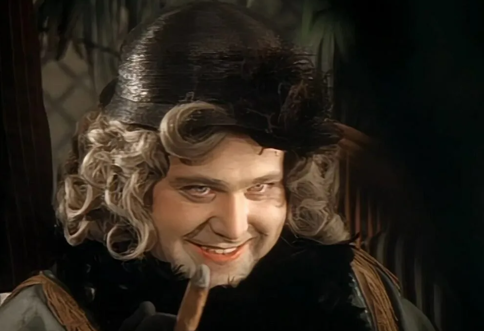 Александр Калягин в роли тётушки