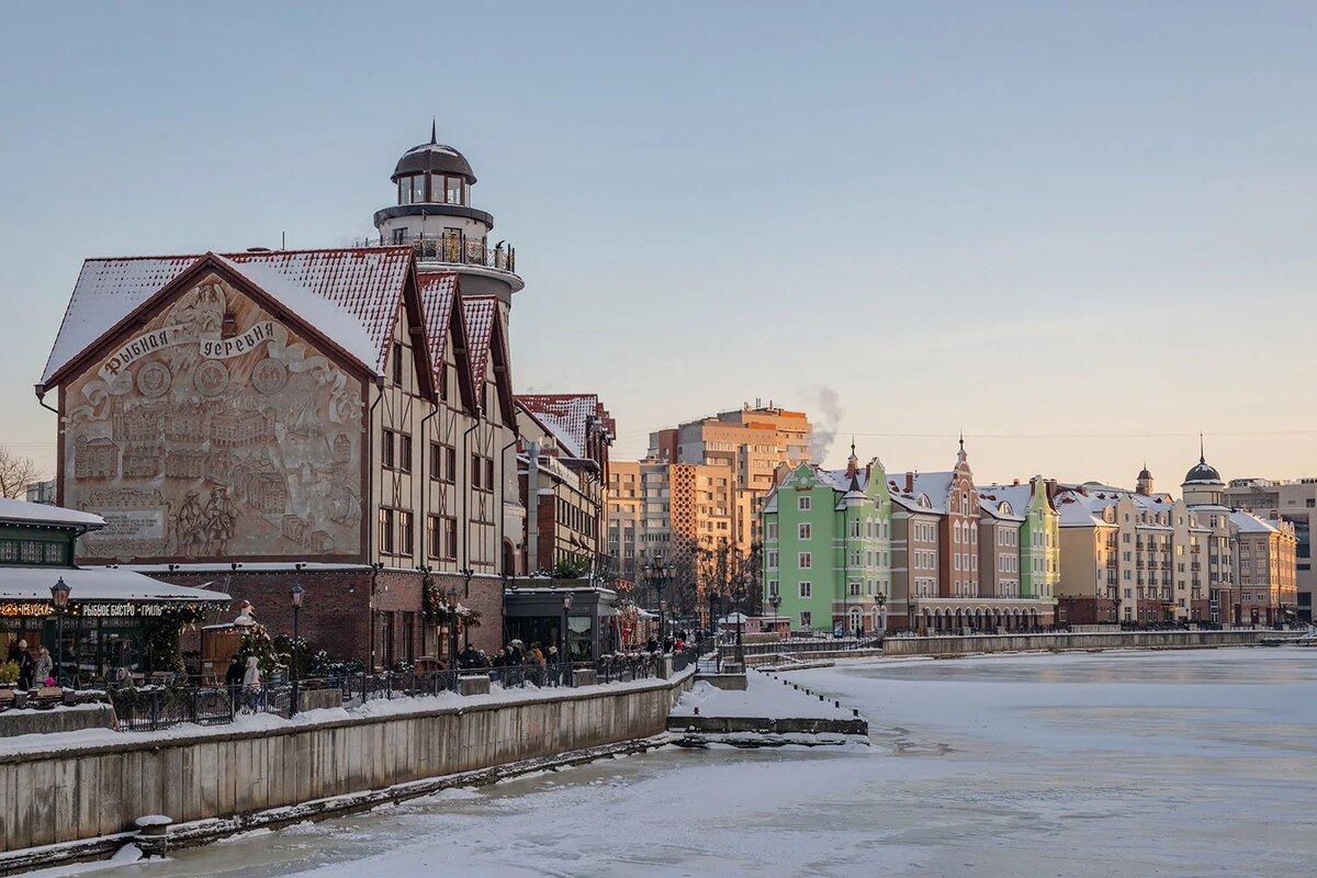 В Калининграде более 16 000 домов, 54% от общего числа городских зданий, было построено в Восточной Пруссии. Но самое «немецкое» место современного города, Рыбная деревня, — стилизованный новодел для туристов. (Фото Валерия Нистратова для Forbes)