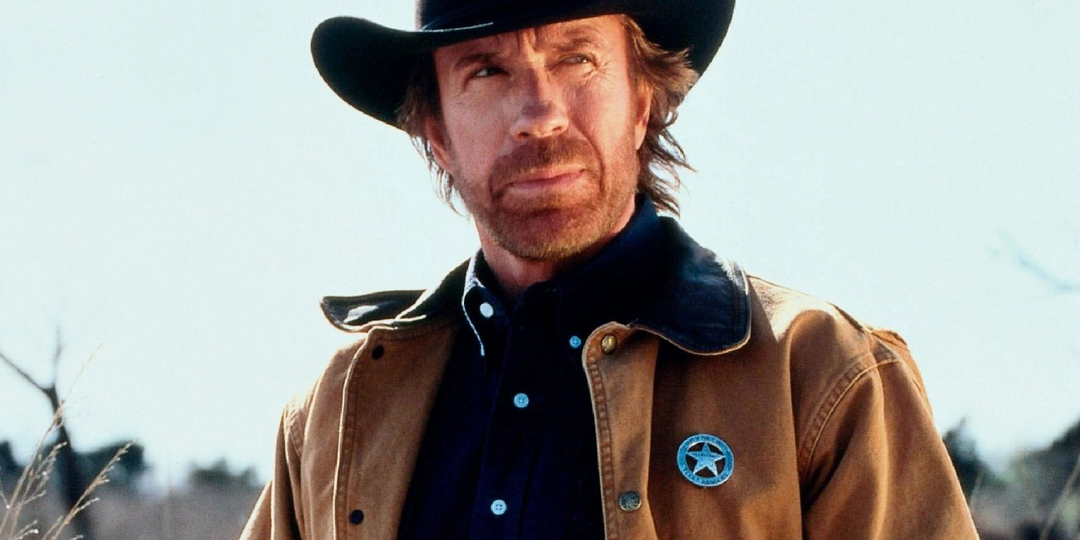 Чаку Норрису 85 лет. За эти годы он изрядно потрепал жизнь.