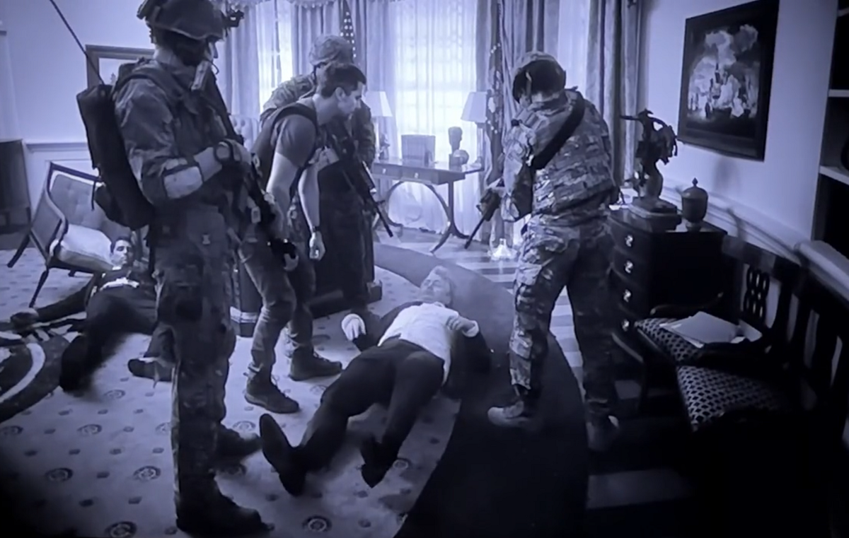 Кадр из фильма "Гибель империи" США 2024