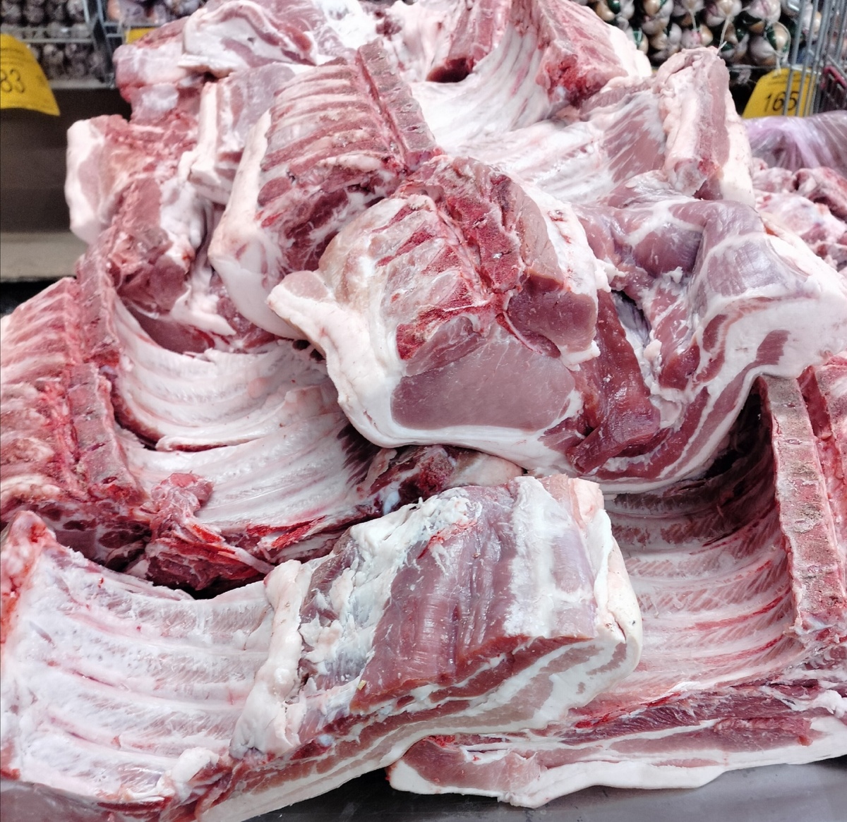 ООО «Кстовский Мясокомбинат» (ИНН 5250066910) — производитель мясной продукции, зарегистрированный в Нижегородской области, г. Кстово. Предприятие специализируется на выпуске колбасных изделий и мясных деликатесов, которые поставляются, в частности, в розничную сеть «Светофор». Юридический адрес: ул. Магистральная, д. 2Г. Специализация: Производство продукции из мяса убойных животных и мяса птицы. Продукция компании часто встречается в дискаунтерах, таких как сеть магазинов «Светофор». На официальных ресурсах ООО "Кстовский Мясокомбинат" - Rusprofile можно проверить актуальный статус юридического лица и наличие сертификатов на продукцию. ☝️☝️☝️