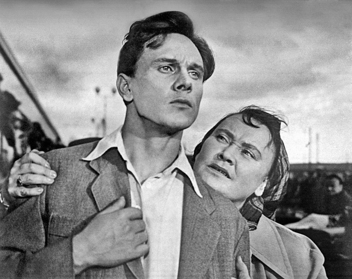    В детстве Юматов увлекался спортом (боксом, гимнастикой и лёгкой атлетикой) и мечтал стать моряком / РИА Новости