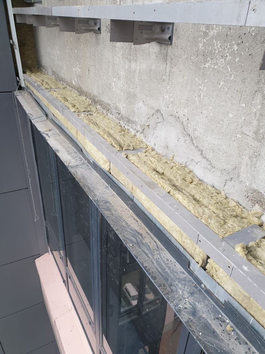 Демонтаж фасадной облицовки с последующей герметизацией и утеплением. Услуги промальп.