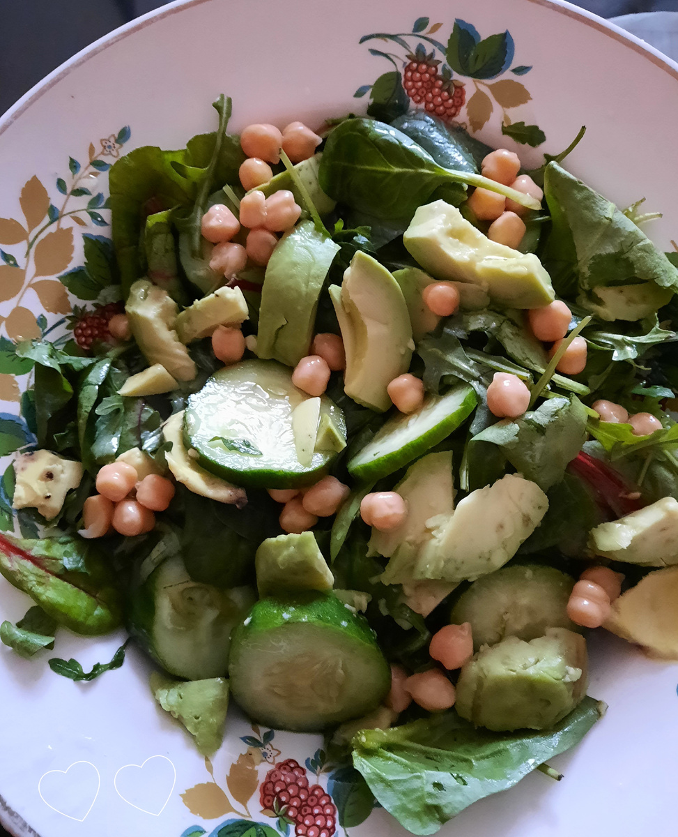 Салат с нутом. Фото автора