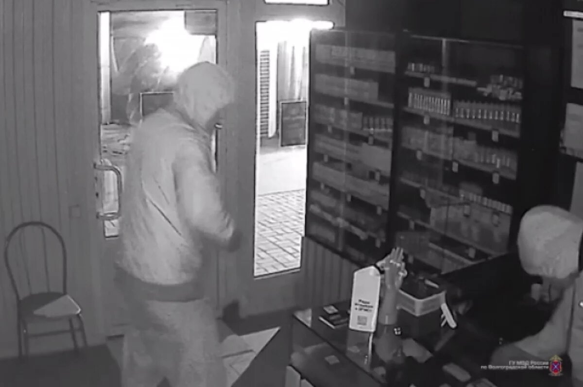    14-летний волгоградец украл из магазинов табак и продукты на 277 тыс. руб.