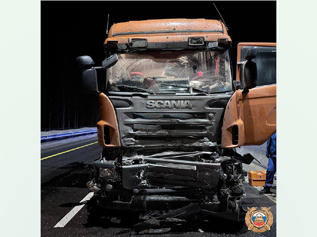 На трассе под Тверью одна фура догнала другую. Есть пострадавший