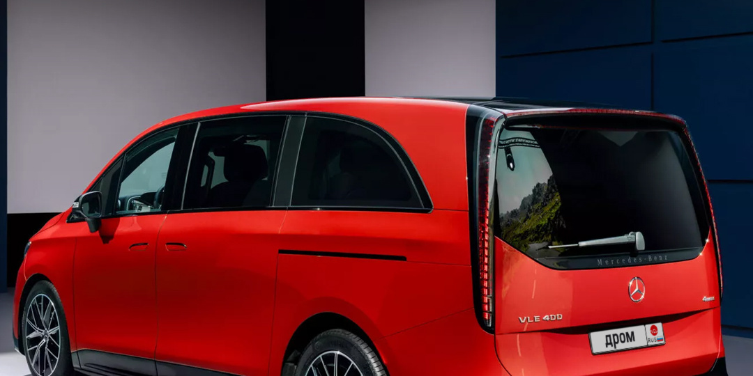 Представлен Mercedes-Benz VLE — роскошный вэн с бесчисленным множеством экранов в салоне 😎