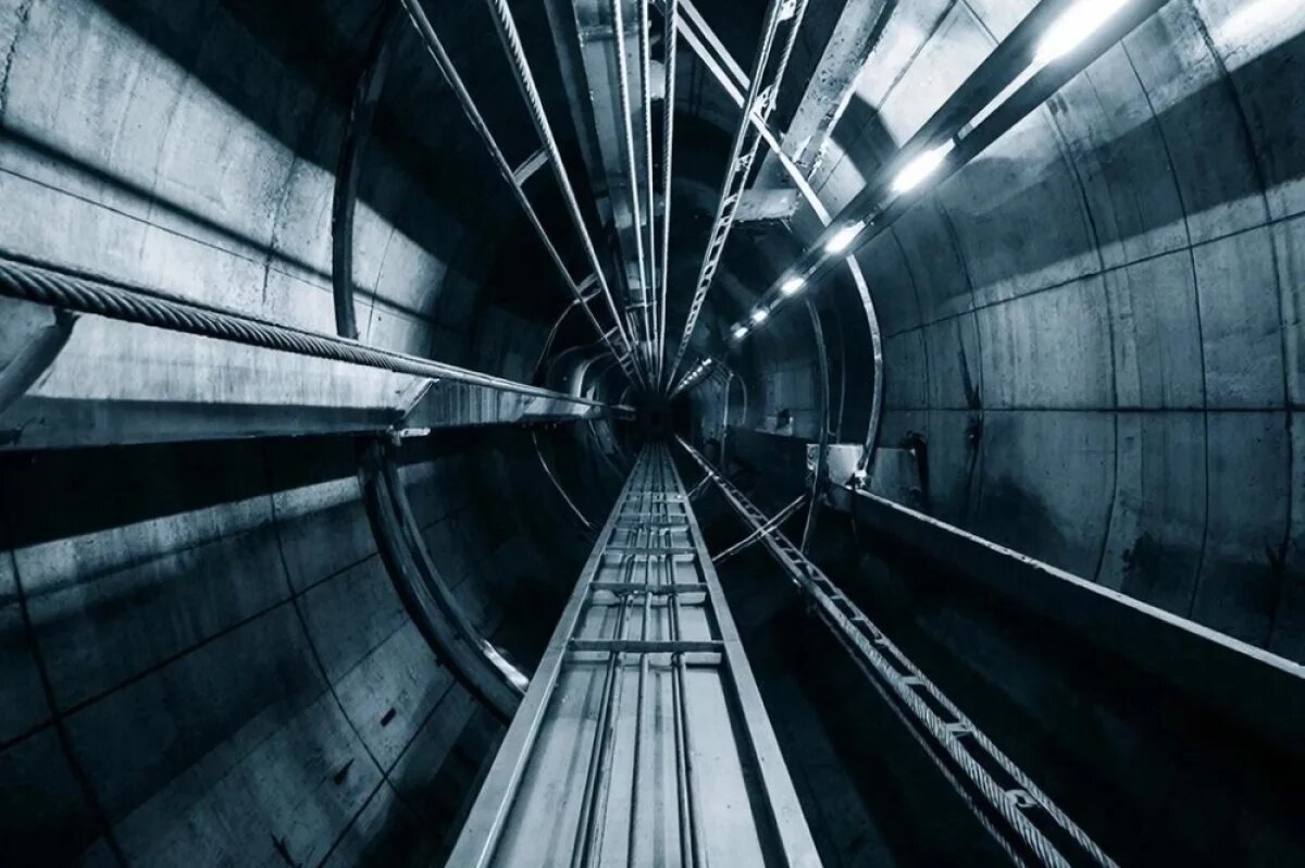    Лифт стал могилой.