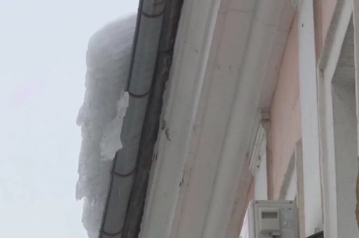    Трагедия, унесшая жизнь 27-летней девушки, произошла на перекрестке Первомайского проспекта и улицы Павлова — это очень оживленное место, где ежедневно проходят сотни людей.